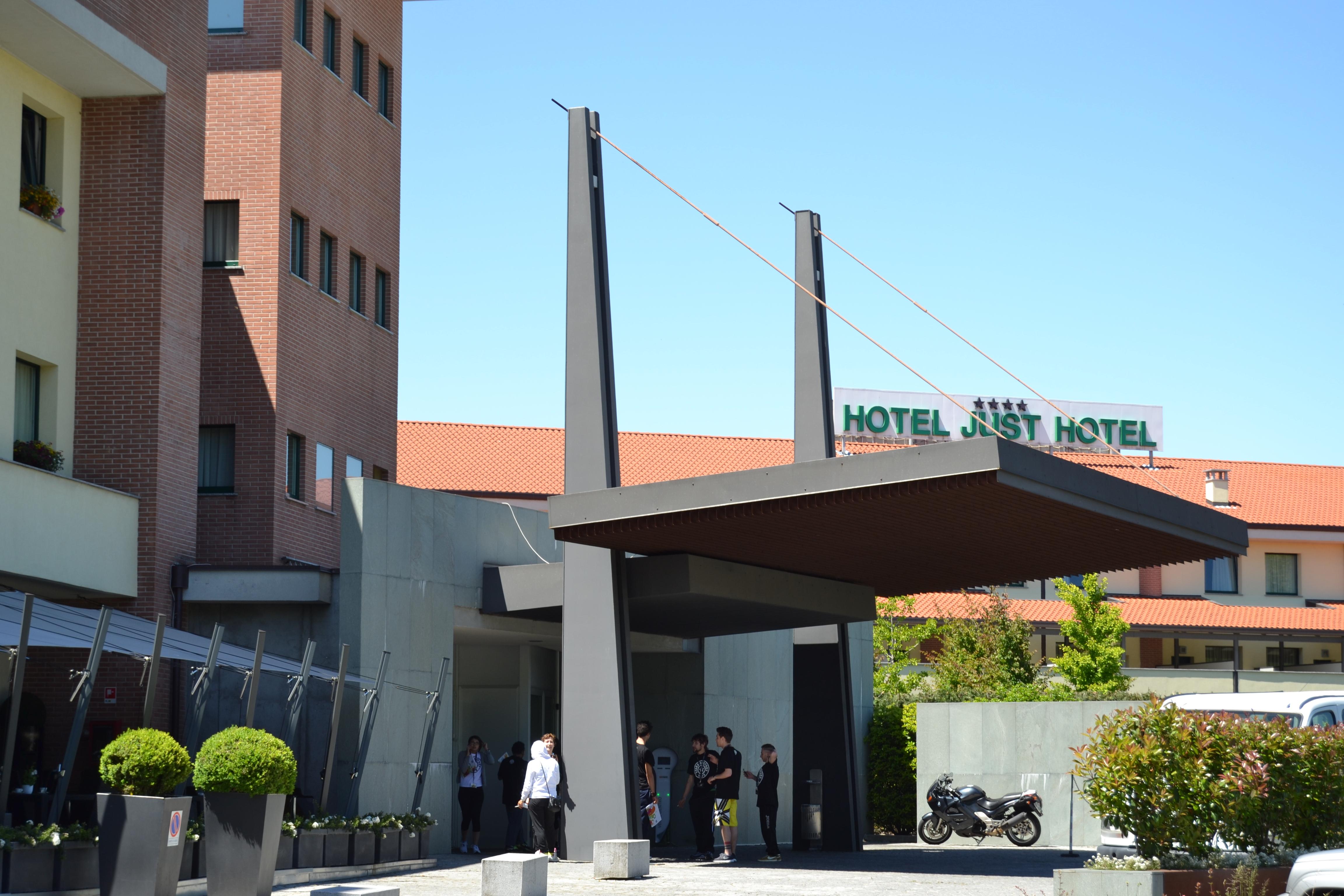 Just Hotel Lomazzo Fiera Exterior photo